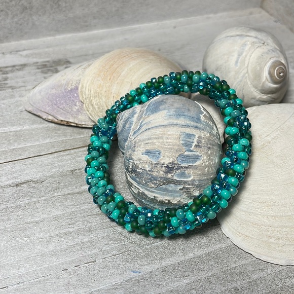 Aqua and teal crocheted bracelet - Picture 1 of 6